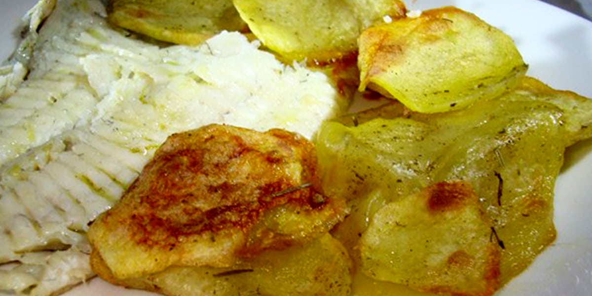 Rombo in crosta di patate servito da Trattoria Micci, a Prati (Roma Centro), una delle trattorie tipiche, tradizionali, storiche di cucina romana